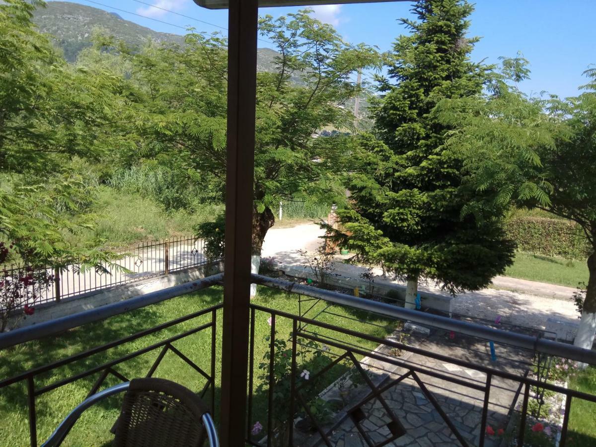 Zisis Garden